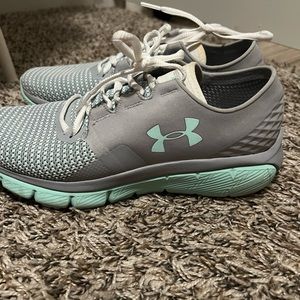 Under Armour Sneakers